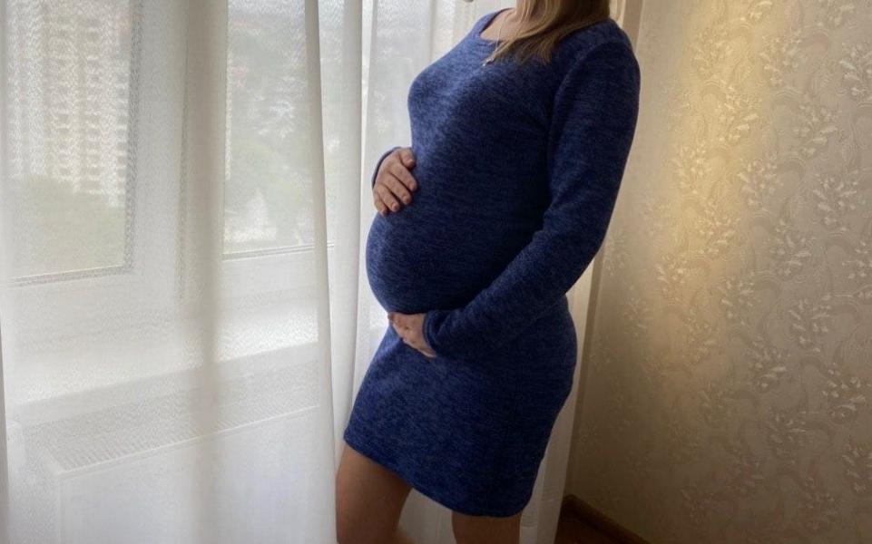 Becoming a surrogate mother entails extensive medical screening for a clean bill of health as well as certain requirements listed below
